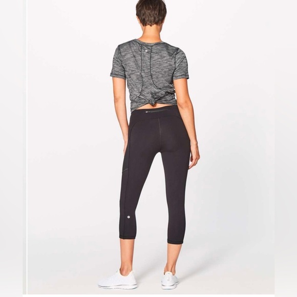Lululemon Speed Up Crop Leggings 21” Black Side Pockets Mid Rise Size 2 Yoga - Picture 3 of 12
